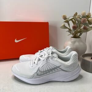 Nike Quest 5 Road Running Shoes White/Pure Platinum Women 9/Men 7.5 NWB